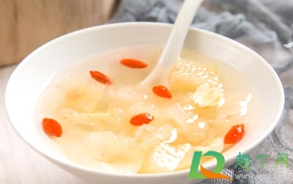 银耳隔夜吃真的会有毒吗(银耳隔夜吃有毒辟谣什么不能天天吃)