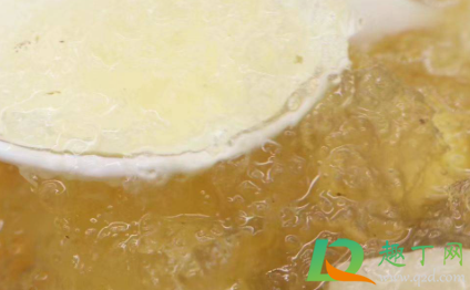 泡雪燕用什么水(雪燕用不用泡水)