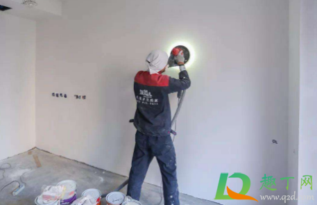 冬天刮完腻子多久可以刷乳胶漆(刮过腻子多久能刷乳胶漆)