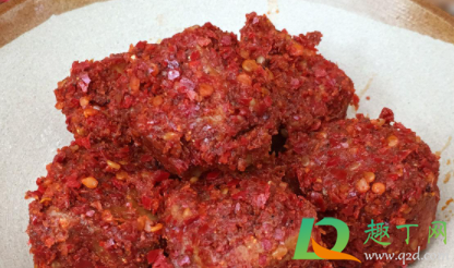 做霉豆腐怎么会有红色的(做霉豆腐时豆腐发红了)