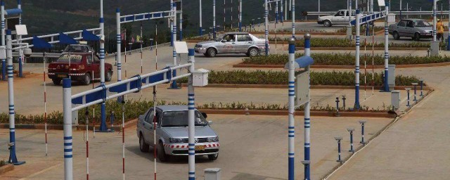 考驾照五次不过要重新交费么(驾照五次考不过是不是要重新交费)