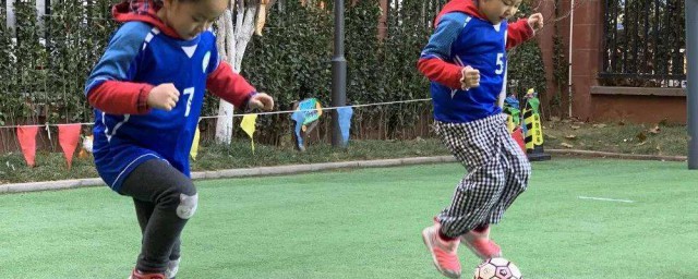 足球拉球的动作要领(足球中的拉球动作)