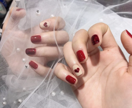 2021春节美甲图片大全红色显白(春节美甲图片大全2020红色)