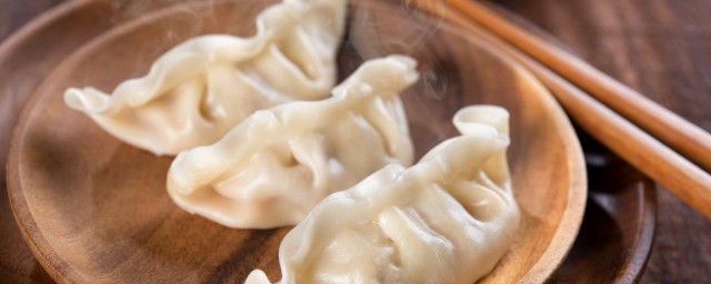 冬至吃饺子民间传说(冬至的民间风俗吃饺子)