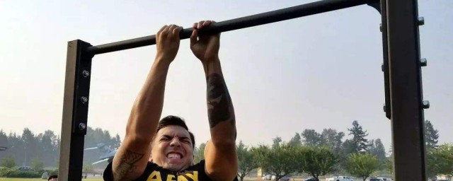 单杆100秒听说很厉害(单杠悬垂100秒又有多难)