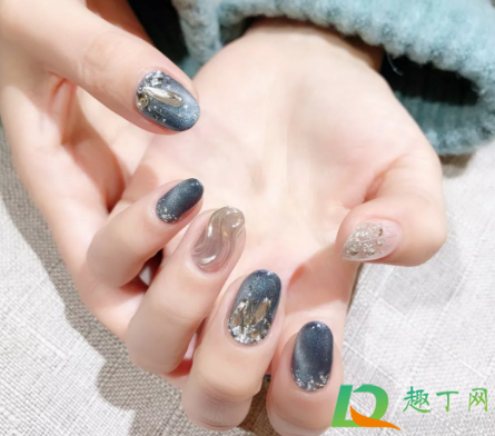 贴甲片正常多久掉(贴甲片最多能保持多久)