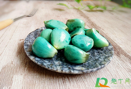 腊八蒜是放冰箱还是暖气片(腊八蒜是常温还是放冰箱) 腊八蒜是放冰箱还是暖气片(腊八蒜是常温还是放冰箱)