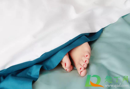 白床单黄汗渍如何洗(床单上的黄汗渍怎么洗) 白床单黄汗渍如何洗(床单上的黄汗渍怎么洗)