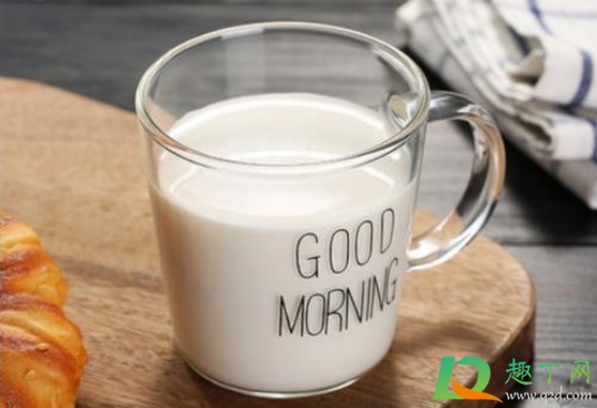 打新冠疫苗可以喝牛奶吗(打新冠疫苗能喝牛奶不)