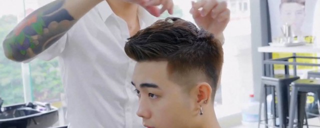 男生锅盖头怎么剪(男生锅盖头怎么剪成碎盖)