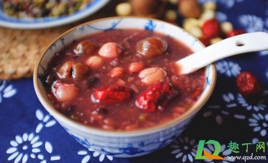 腊八粥可以头一天先熬好吗(腊八粥哪天熬)