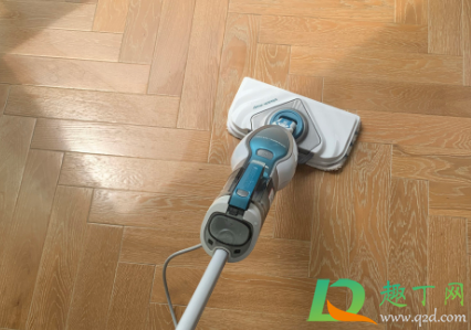 蒸汽拖把木地板烫白怎么办(蒸汽拖把拖完地板后地板发白)