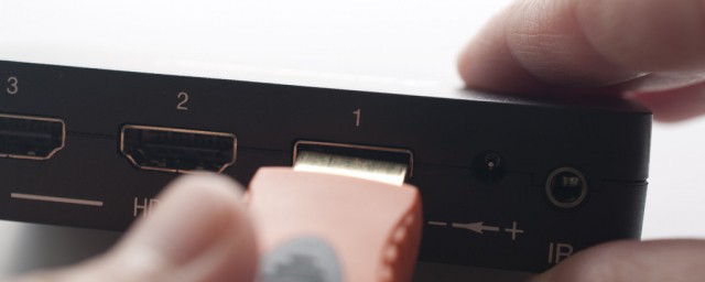 电脑通过HDMI连接电视的方法(hdmi电脑连接电视方法详解)