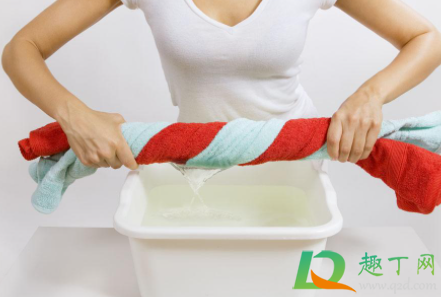 衣服上的松节油印记怎么去除(松节油能去衣服上的油渍吗)