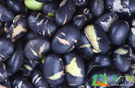 吃黑豆一个月性功能增强了真的吗(吃黑豆对男性功能有多少帮助?)