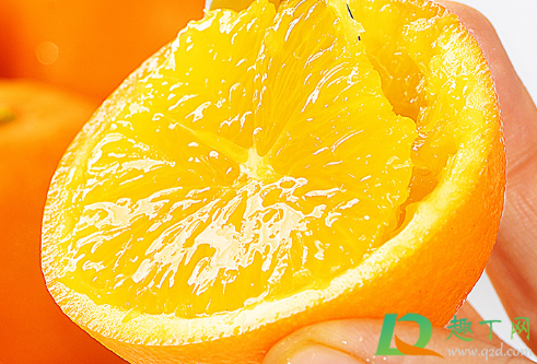 橙子水搞到衣服上用什么能洗掉(衣服上的橙子水怎么去掉)
