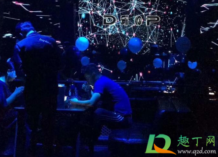 第一次去酒吧开台需要多少钱(去酒吧开个台一般消费多少) 第一次去酒吧开台需要多少钱(去酒吧开个台一般消费多少)