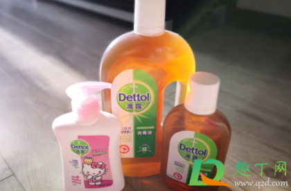 滴露消毒液可以和洗衣液一起用吗(洗衣液和消毒液能一起用吗)