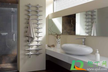 卫生间暖气片多少钱一个(家用的暖气片一般多少钱一片)