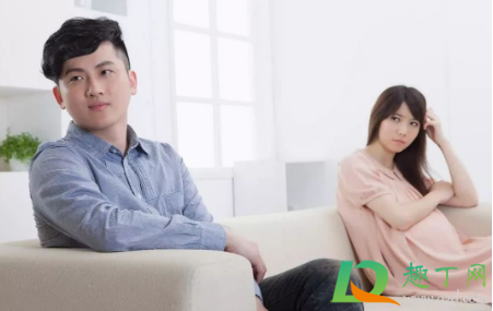 女朋友不理我了要不要主动联系她(女友不怎么理我还要不要主动找她)