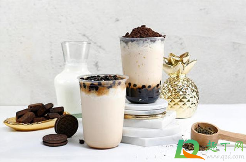 打新冠疫苗可以喝牛奶吗(打新冠疫苗能喝牛奶不)