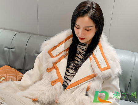 派克服里子总往上窜是质量不行吗(派克服往上窜怎么办)