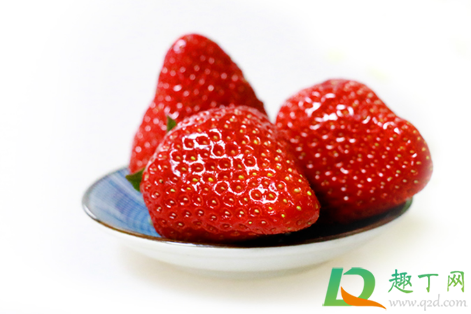 为什么草莓泡在水里会烂(草莓泡水会烂吗) 为什么草莓泡在水里会烂(草莓泡水会烂吗)