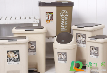 怎么治理垃圾桶里的小飞虫(怎么灭垃圾桶里的小飞虫)