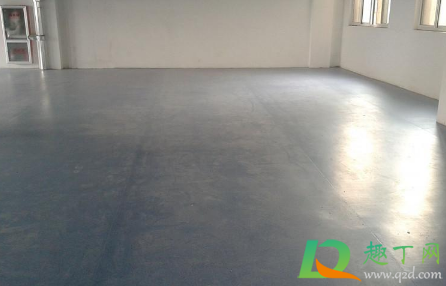 水泥地面冻了起皮怎么办(水泥地面冻起皮补救方法)