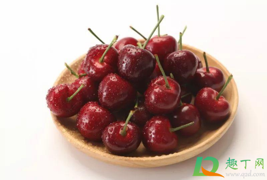 车厘子用开水烫了还有营养吗(车厘子可以热水烫下吃嘛)