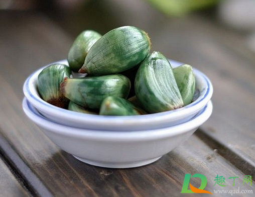 腊八蒜放室内还是室外(腊八蒜放在阳光下还是放在阴凉处)