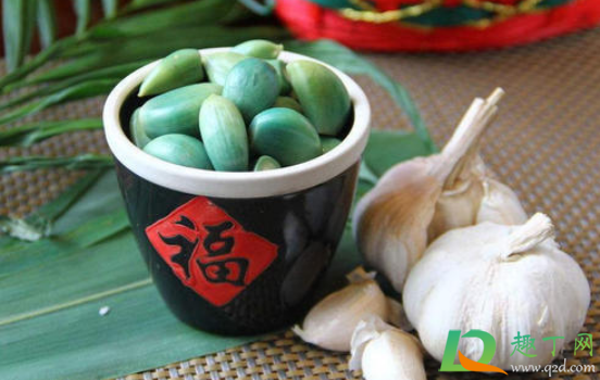  腊八蒜是蓝色还是绿色