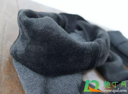 白衣服粘毛干了会掉吗(衣服上粘了毛毛怎么办)