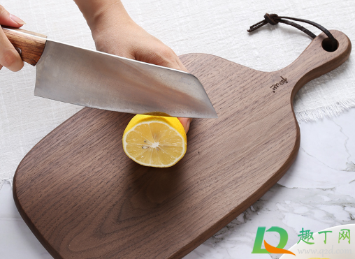 硅胶砧板好还是木头砧板好(橡胶木砧板好吗)