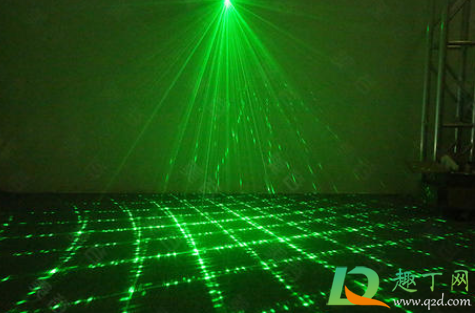 酒吧不交钱可以进去蹦吗(去酒吧直接进去不给钱可以直接蹦迪吗)