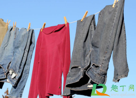 衣服上的松节油印记怎么去除(松节油能去衣服上的油渍吗)