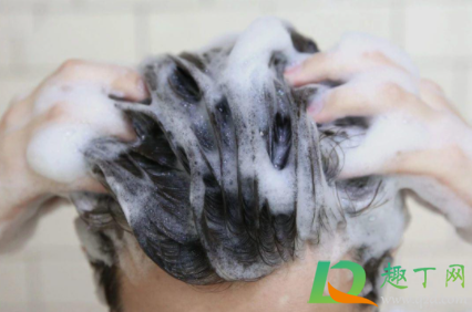 为什么头发长肉疙瘩(头发上长肉疙瘩)