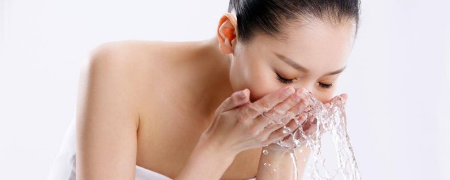 乳液牛奶橄榄油(橄榄油加乳液有什么功效)