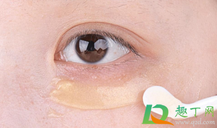 盐去眼袋是真的吗(盐水可以消除眼袋,这个说法是真的吗?)