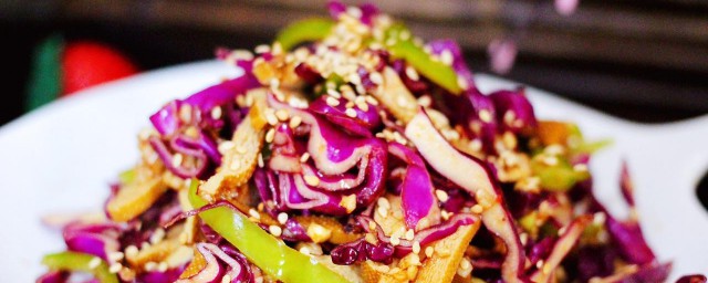 肉丝土豆炒紫甘蓝健康快炒做法(紫甘蓝炒肉怎么做好吃窍门)