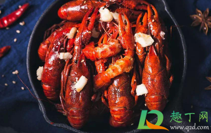 吃虾壳会不会划伤肠胃(吃虾不剥壳会伤害肠胃吗)