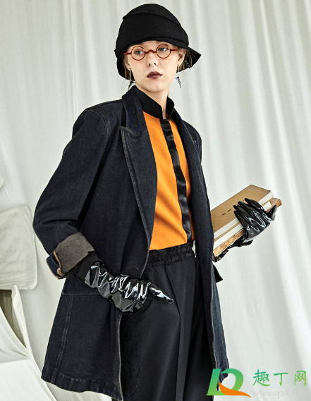 黑色西服粘毛正常吗(黑色西装外套粘毛怎么办) 黑色西服粘毛正常吗(黑色西装外套粘毛怎么办)