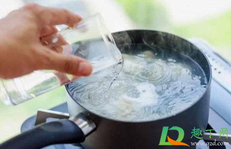 煮水饺加三次冷水有什么说法(煮饺子加一次凉水)