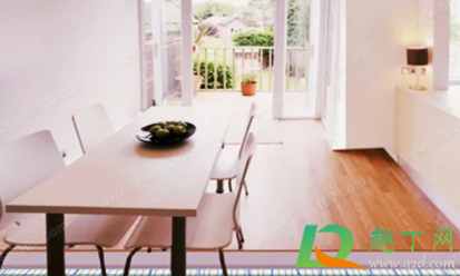 碳晶和碳纤维电暖器哪个好(碳晶和碳纤维电取暖器哪个好)