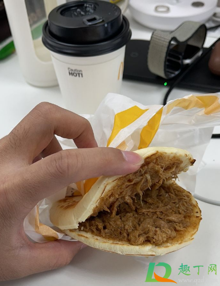 麦当劳肉夹馍肉量少真的吗(麦当劳肉夹馍里面什么肉)