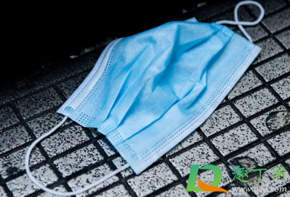 口罩湿透了能防病毒吗(湿口罩会传染病毒吗)