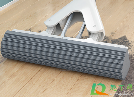 为什么地板擦过很快就脏了(家里地板为什么擦很多遍还是脏)