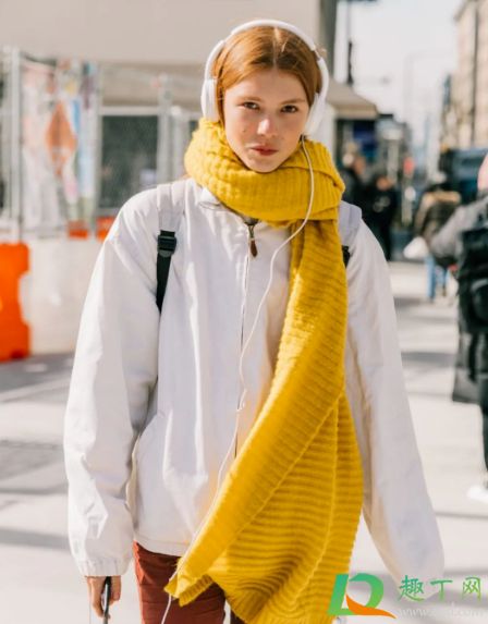 2021年流行色是黄色吗(为什么2021流行黄色和灰色)