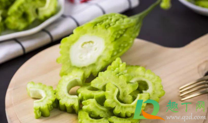 苦瓜用盐腌一晚可以吗(苦瓜放盐腌制多久)