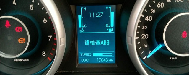 ABS故障灯亮了还能开吗(汽车abs故障灯亮了车子还能不能开)